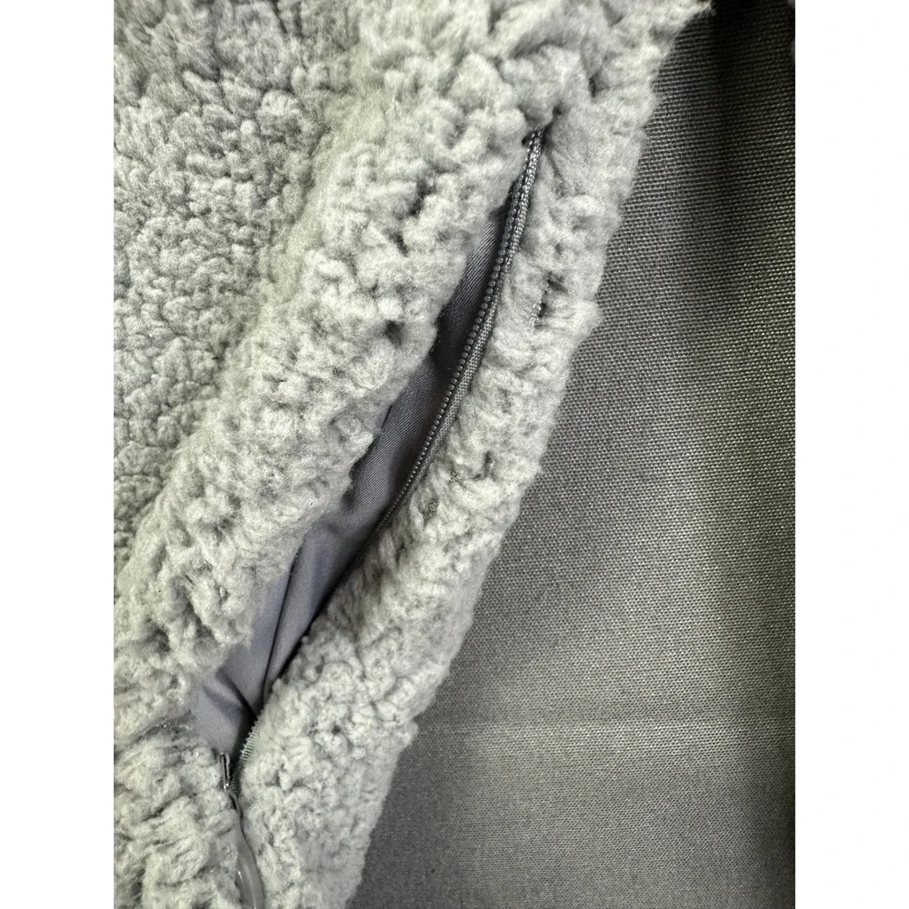 Sprigs Sherpa Scarf with Zipper‎ Pocket Light Gray 52x6.25 One Size 572006GY